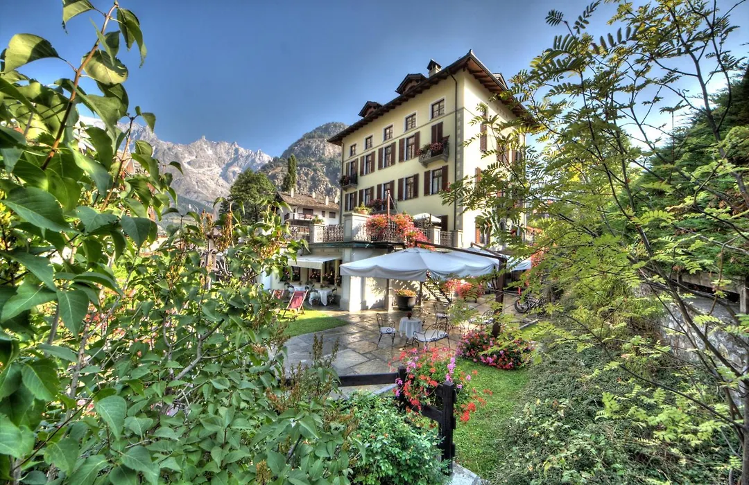 Villa Novecento Romantic Hotel - Estella Hotels Italia-1